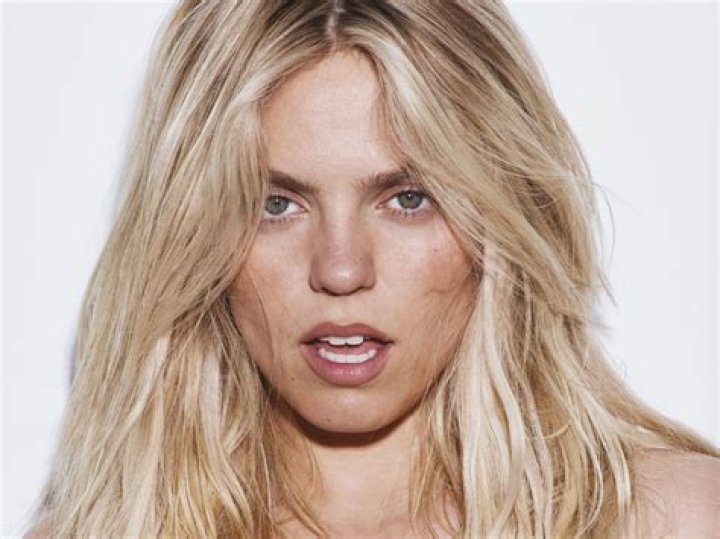 Anthony & Renee Rapp: A Hollywood Family Dynasty