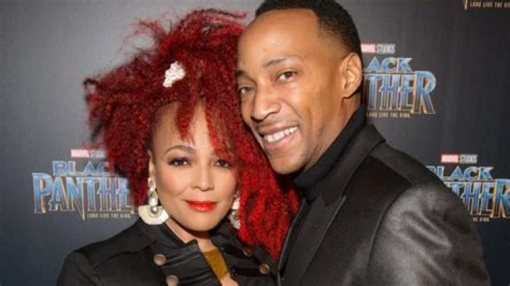 Is Kim Fields Married: Love Life Explored