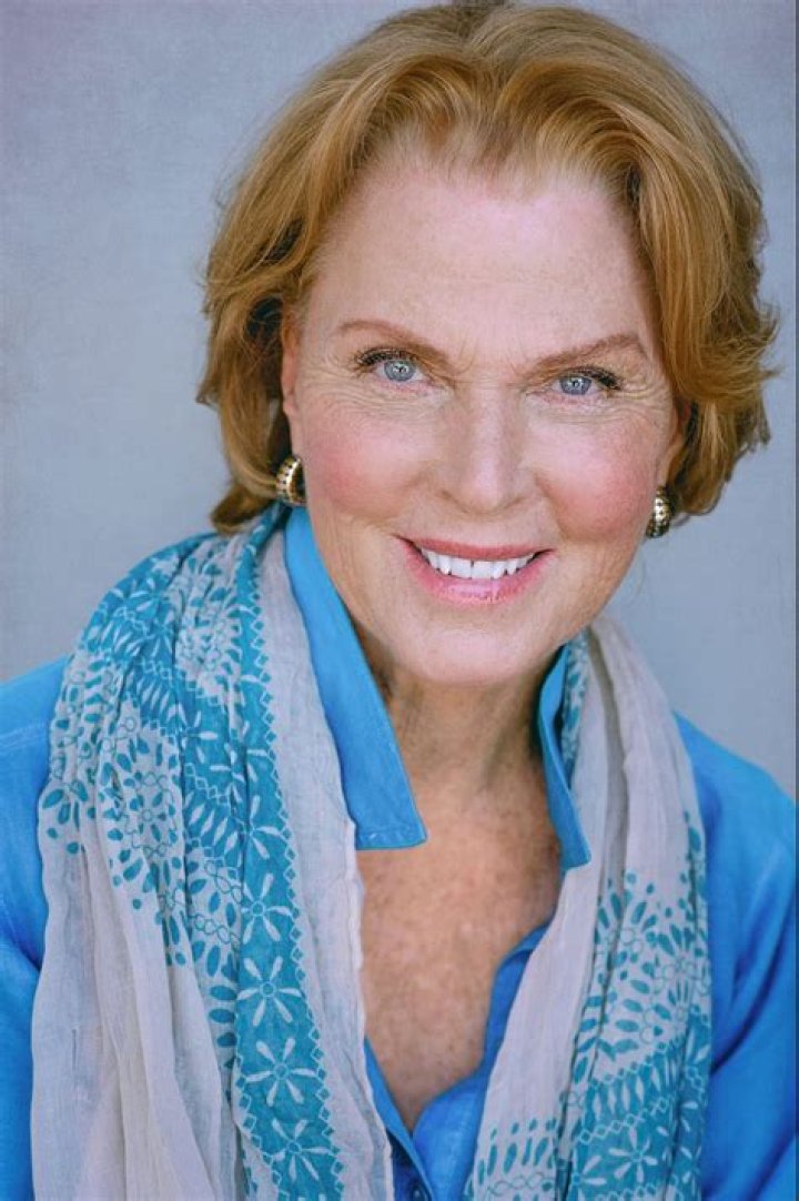 Is Mariette Hartley Single Or Not? - Relationship Status Revealed