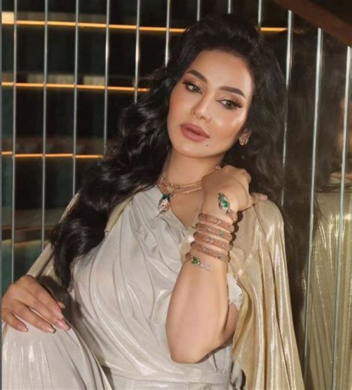 Discover The Untold Truth: Lojain Omran's Age Revealed