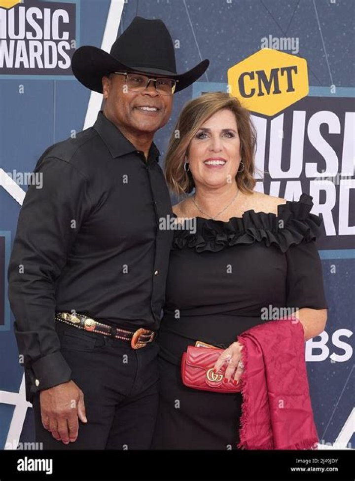 Mike Singletary First Wife