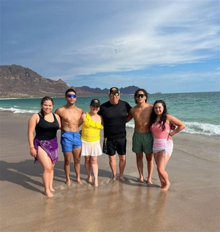 Sebastian Robles Sister