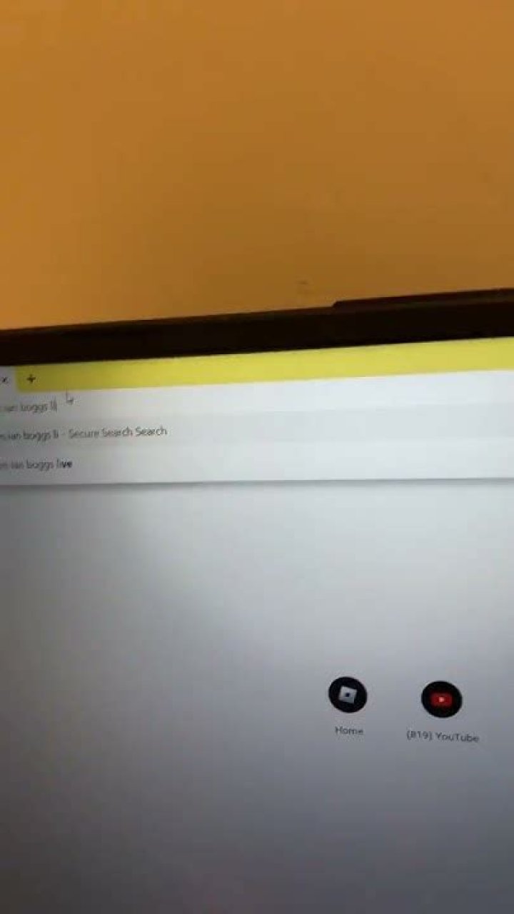 Where Does Ian Boggs Live